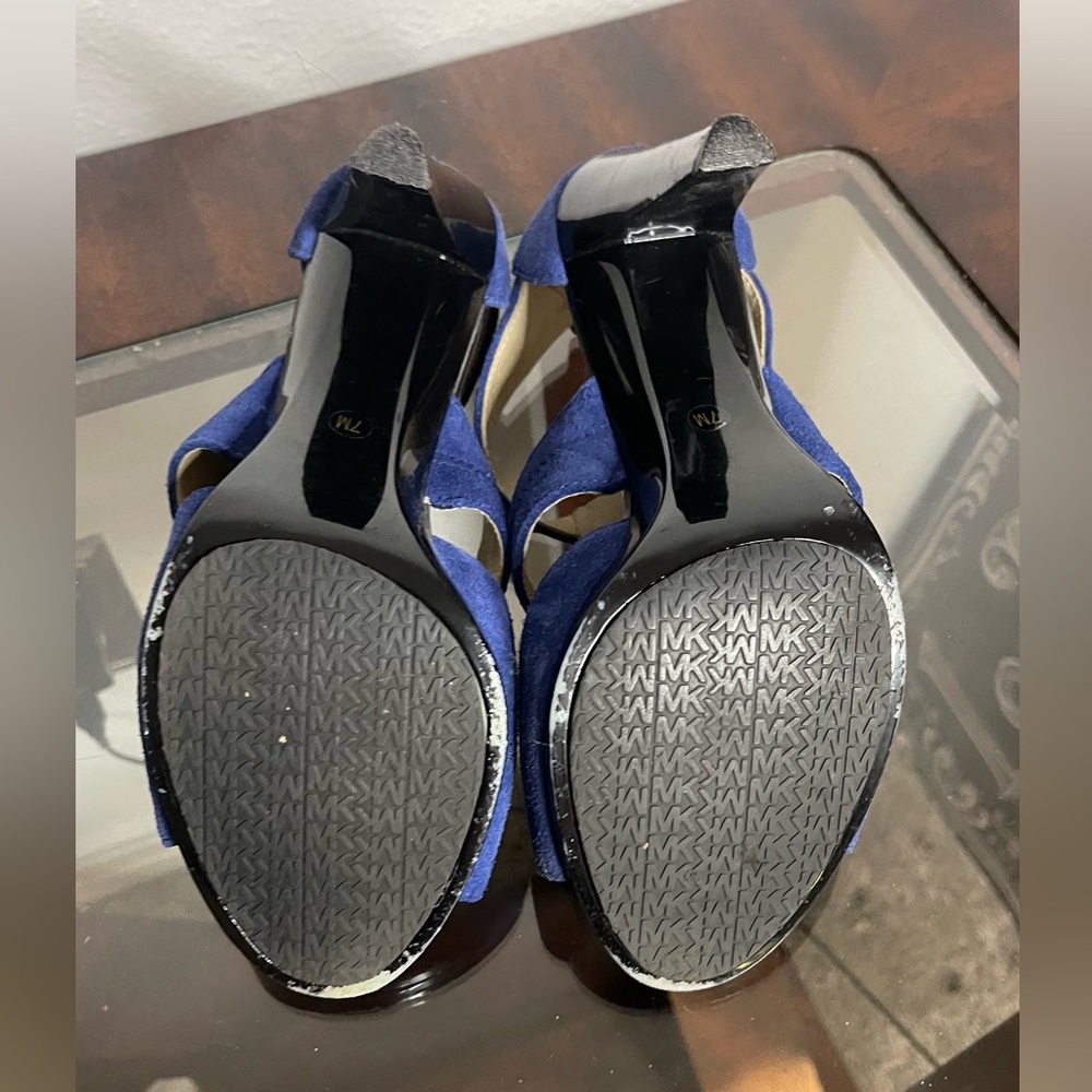 Michael Kors - Beautiful Blue Leather Women's Heels in Size 7M slip in zip up! - Picture 15 of 16